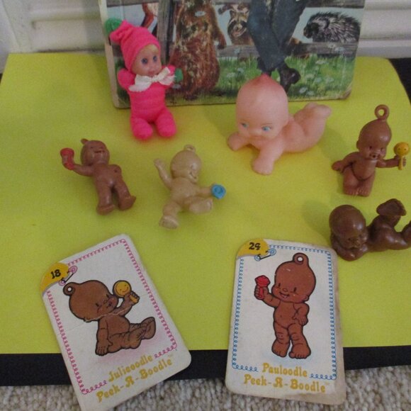FINAL SALE! VTG Oodles Mini Baby Figures LJN & Kewpie Baby w/Book Lot, etc. - Picture 2 of 7